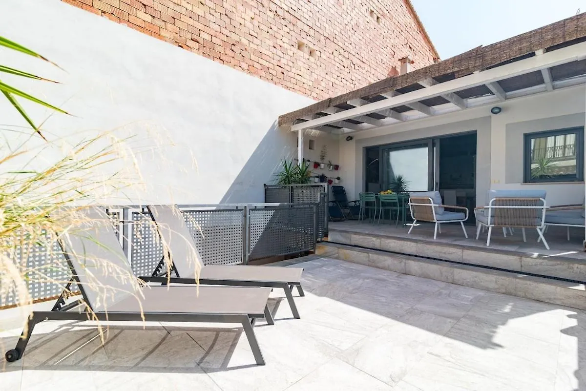 Spacious, Central Right On The Beach, Large Terrace Islas Baleares Apartamento